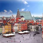 Elegant Apartment Market Square